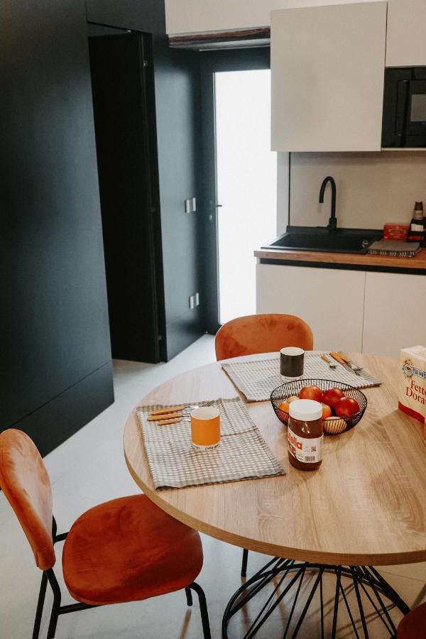 Dislocati Bnb - Jacuzzi Privata - Cucina - Tv60" - Minimal Luxury Marigliano Buitenkant foto