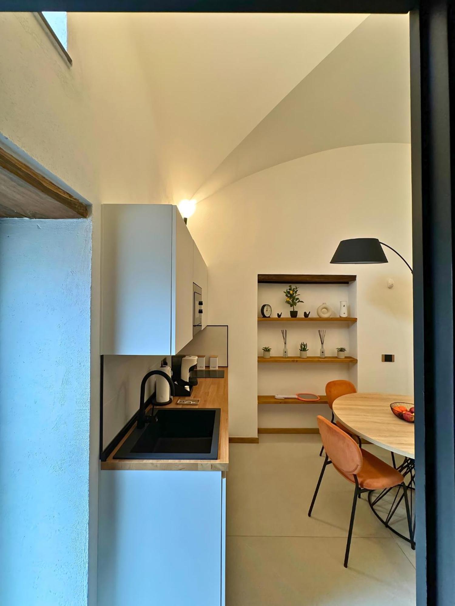 Dislocati Bnb - Jacuzzi Privata - Cucina - Tv60" - Minimal Luxury Marigliano Buitenkant foto