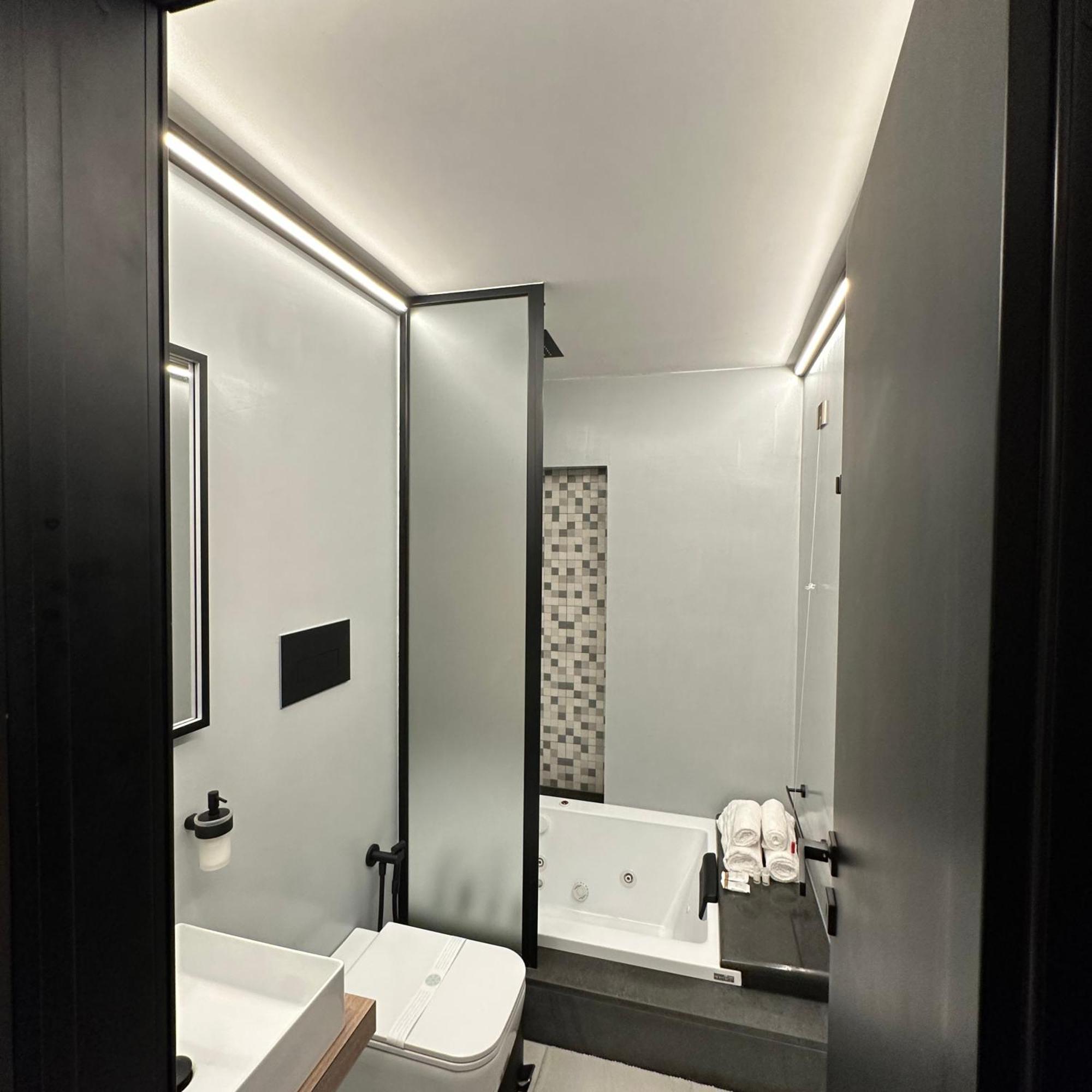 Dislocati Bnb - Jacuzzi Privata - Cucina - Tv60" - Minimal Luxury Marigliano Buitenkant foto