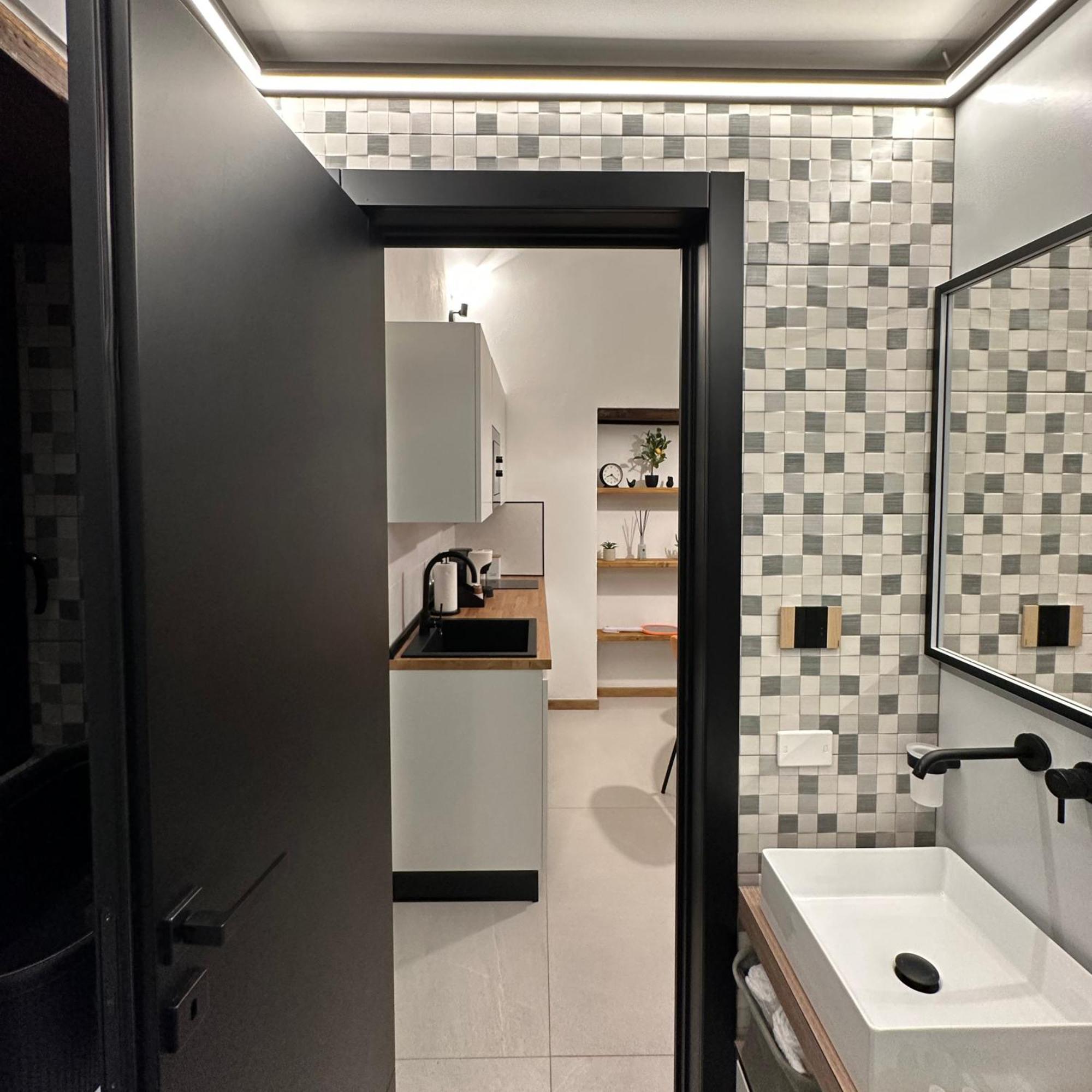 Dislocati Bnb - Jacuzzi Privata - Cucina - Tv60" - Minimal Luxury Marigliano Buitenkant foto
